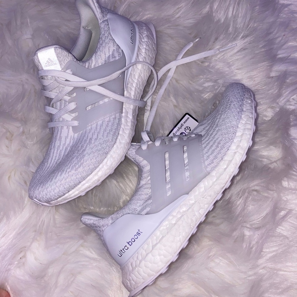 Women Adidas ultra boosts size 5.5 (brand new)